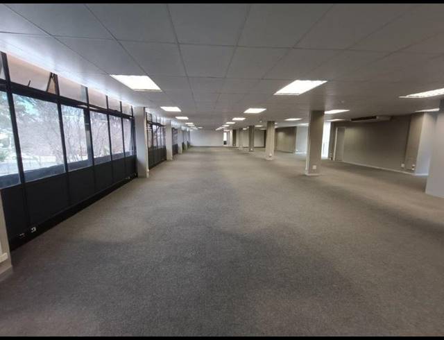 BUSINESS PROPERTY TO RENT IN CRESTA